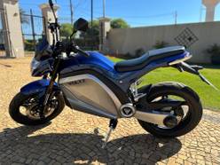 Voltz EVS é primeira moto elétrica brasileira; preço parte de R$ 15.900 -  24/09/2020 - UOL Carros