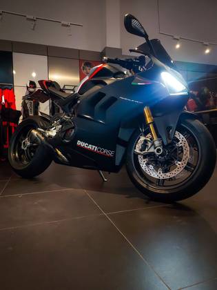 Foguete em duas rodas: chega a Ducati Panigale V4R