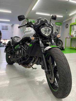 Kawasaki Vulcan S: custom com motor versátil