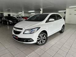 Chevrolet Onix 1.4 Mpfi Activ 4p em Novo Hamburgo