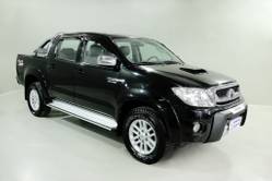 Comprar Picape Toyota Hilux Caminhonete 3.0 4P 4x4 Srv Turbo Diesel Top  Cabine Dupla Automático Prata 2015 em Bauru-SP