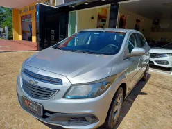 Chevrolet Onix 2013: design, conforto e tecnologia para emocionar