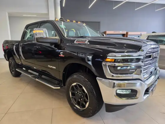 Carro 6.7 I6 TURBO DIESEL LARAMIE CD 4X4 AUTOMÁTICO