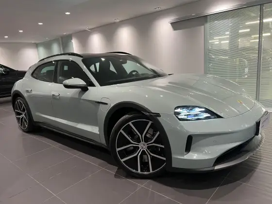 Carro 4 CROSS TURISMO ELÉTRICO