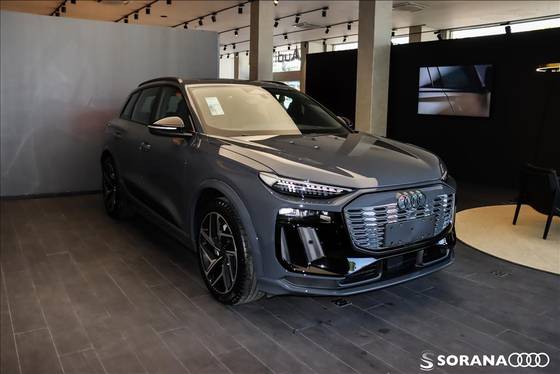 Carro 100 KW ELÉTRICO PERFORMANCE BLACK QUATTRO