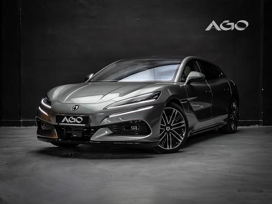 Carro 100 KW ELÉTRICO AWD