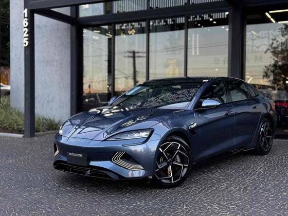 Carro 82,5 KW ELÉTRICO AWD
