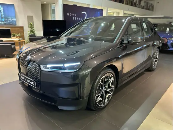 Carro ELÉTRICO XDRIVE40