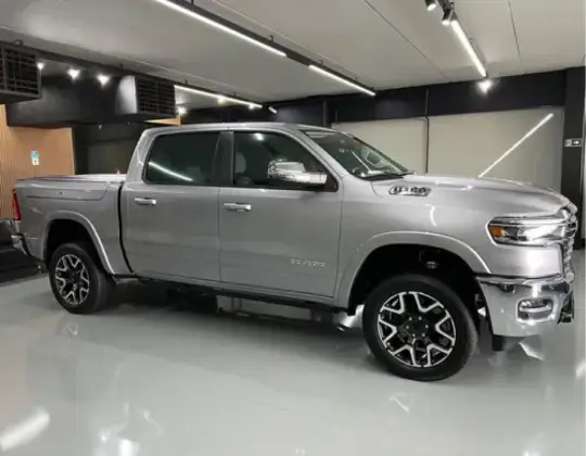 Carro 3.0 HURRICANE 6 BITURBO GASOLINA LARAMIE CD 4X4 AUTOMÁTICO