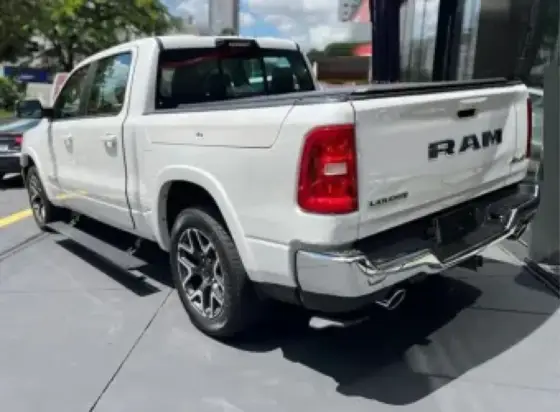 Carro 3.0 HURRICANE 6 BITURBO GASOLINA LARAMIE CD 4X4 AUTOMÁTICO