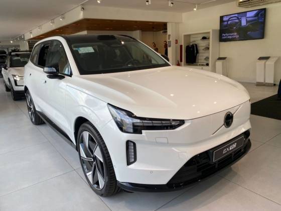 Carro P8 RECHARGE TWIN ELECTRIC PERFORMANCE ULTRA AWD