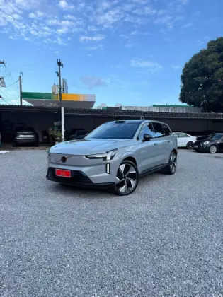 Carro P8 RECHARGE TWIN ELECTRIC PERFORMANCE ULTRA AWD