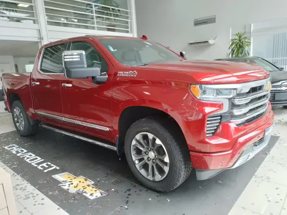 Carro 5.3 V8 GASOLINA 1500 HIGH COUNTRY 4X4 AUTOMÁTICO