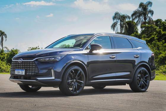 Carro ELÉTRICO AWD