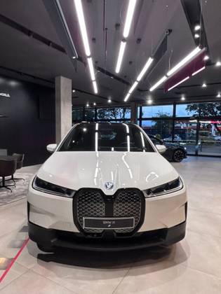 Carro ELÉTRICO XDRIVE40