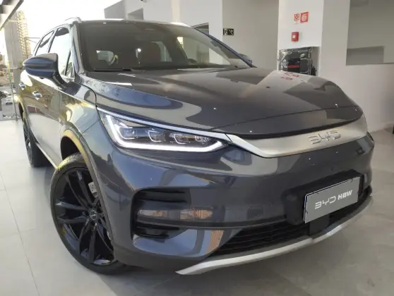 Carro ELÉTRICO AWD