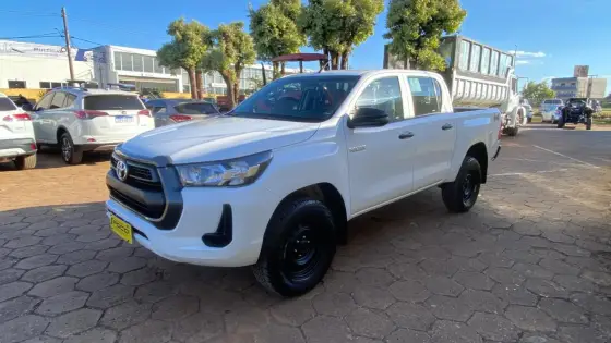 Carro 2.8 D-4D TURBO DIESEL CD SR 4X4 AUTOMÁTICO