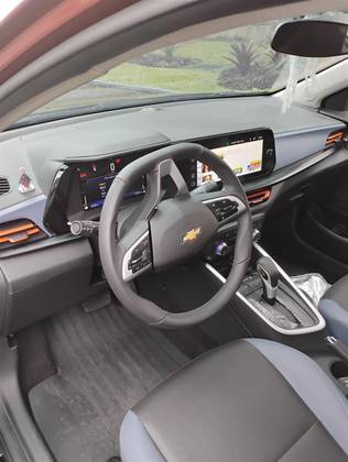 CHEVROLET ONIX 1.0 TURBO FLEX PLUS PREMIER AUTOMÁTICO — foto 4