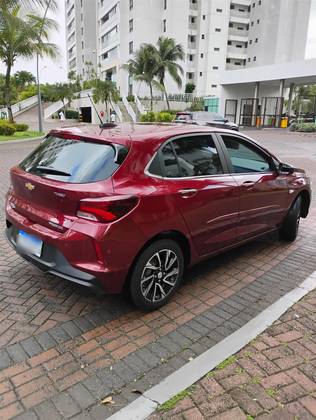 CHEVROLET ONIX 1.0 TURBO FLEX PLUS PREMIER AUTOMÁTICO — foto 2