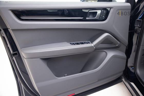 PORSCHE CAYENNE 3.0 V6 E-HYBRID AWD TIPTRONIC S — foto 11