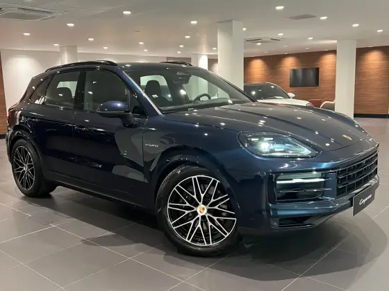 Carro 3.0 V6 E-HYBRID AWD TIPTRONIC S