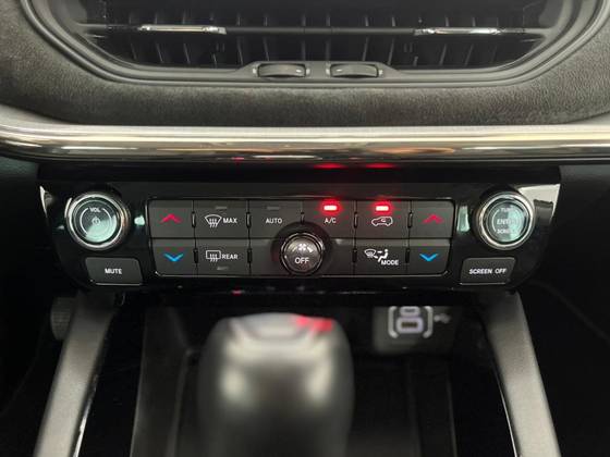 JEEP COMMANDER 1.3 T270 TURBO FLEX LIMITED AT6 — foto 9