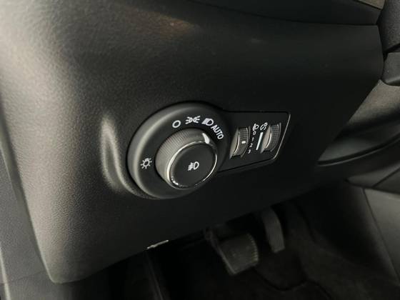 JEEP COMMANDER 1.3 T270 TURBO FLEX LIMITED AT6 — foto 12