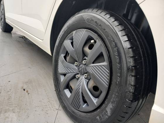 VOLKSWAGEN POLO 1.0 MPI MANUAL — foto 12