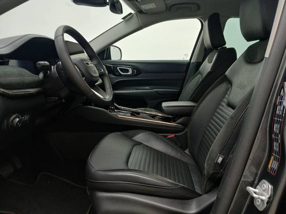 JEEP COMMANDER 1.3 T270 TURBO FLEX LIMITED AT6 — foto 16