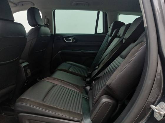 JEEP COMMANDER 1.3 T270 TURBO FLEX LIMITED AT6 — foto 17