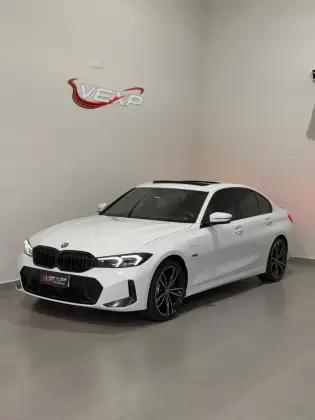 BMW 330e 2.0 16V TURBO HÍBRIDO M SPORT AUTOMÁTICO BMW 330e 2.0 16V TURBO HÍBRIDO M SPORT AUTOMÁTICO