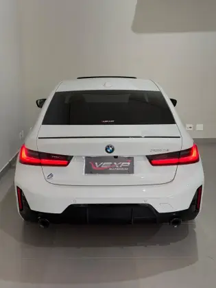 BMW 330e 2.0 16V TURBO HÍBRIDO M SPORT AUTOMÁTICO — foto 4