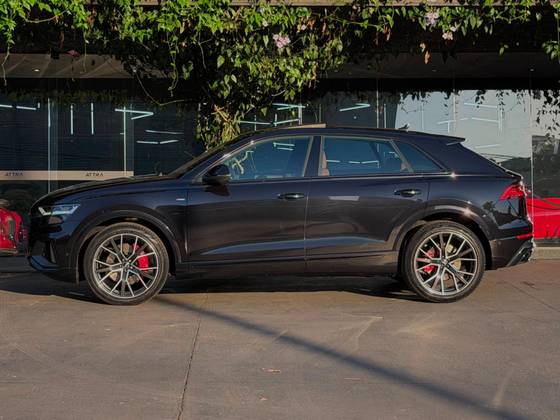 AUDI Q8 3.0 TFSI GASOLINA PERFORMANCE BLACK QUATTRO TIPTRONIC — foto 4