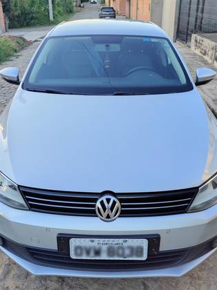 VOLKSWAGEN JETTA 2.0 COMFORTLINE FLEX 4P TIPTRONIC