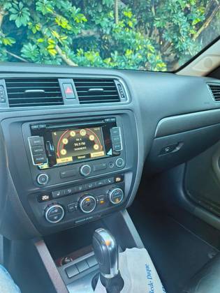 VOLKSWAGEN JETTA 2.0 TSI HIGHLINE 211CV GASOLINA 4P TIPTRONIC — foto 3
