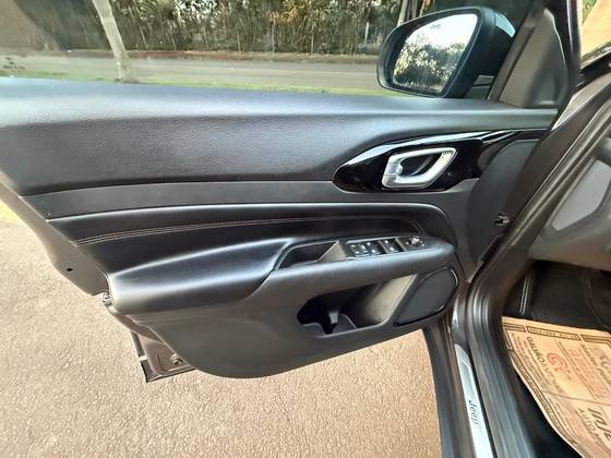 JEEP COMPASS 2.0 TD350 TURBO DIESEL LIMITED AT9 — foto 13
