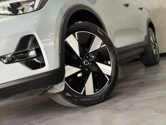 VOLVO XC40 P6 RECHARGE ELECTRIC PLUS — foto 7