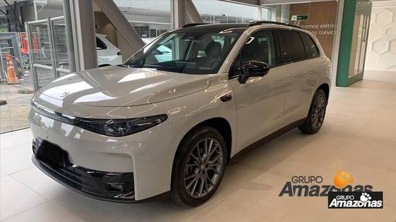 Carro 28,4 KW REEV
