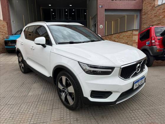 VOLVO XC40 2.0 T4 GASOLINA MOMENTUM GEARTRONIC VOLVO XC40 2.0 T4 GASOLINA MOMENTUM GEARTRONIC