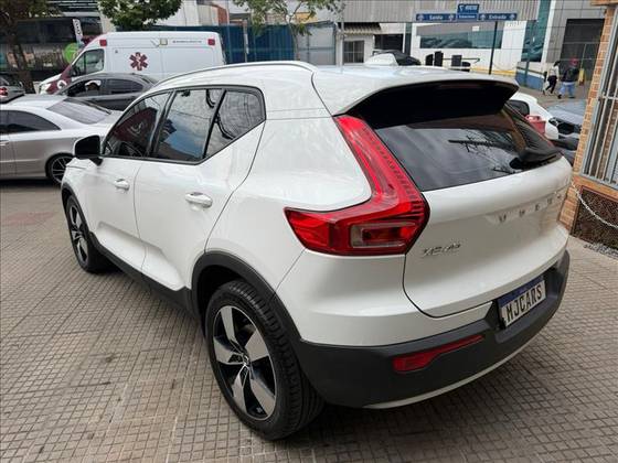 VOLVO XC40 2.0 T4 GASOLINA MOMENTUM GEARTRONIC — foto 4