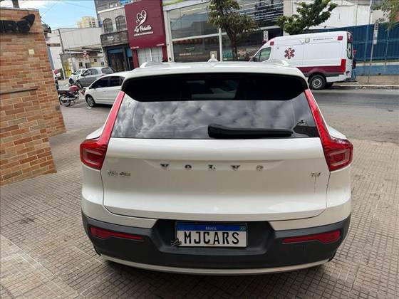 VOLVO XC40 2.0 T4 GASOLINA MOMENTUM GEARTRONIC — foto 5
