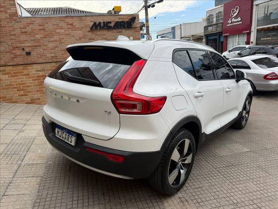 VOLVO XC40 2.0 T4 GASOLINA MOMENTUM GEARTRONIC — foto 6