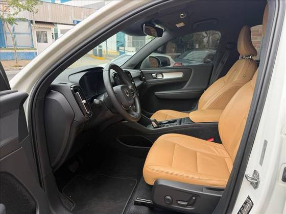 VOLVO XC40 2.0 T4 GASOLINA MOMENTUM GEARTRONIC — foto 7