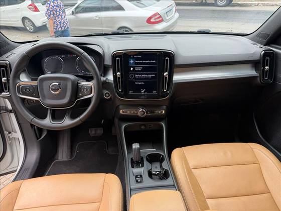 VOLVO XC40 2.0 T4 GASOLINA MOMENTUM GEARTRONIC — foto 8