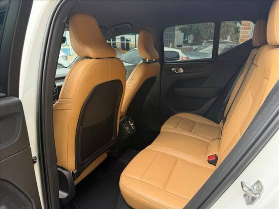 VOLVO XC40 2.0 T4 GASOLINA MOMENTUM GEARTRONIC — foto 10