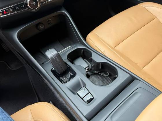 VOLVO XC40 2.0 T4 GASOLINA MOMENTUM GEARTRONIC — foto 15
