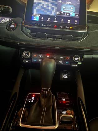 JEEP COMMANDER 2.0 HURRICANE 4 TURBO GASOLINA BLACKHAWK AT9 — foto 6