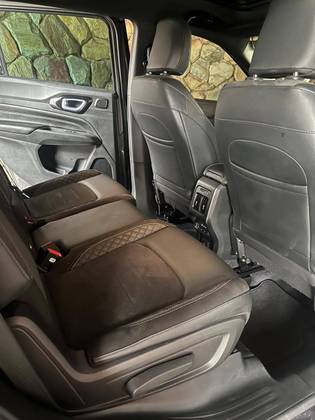 JEEP COMMANDER 2.0 HURRICANE 4 TURBO GASOLINA BLACKHAWK AT9 — foto 9