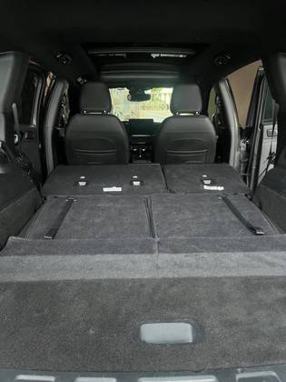 JEEP COMMANDER 2.0 HURRICANE 4 TURBO GASOLINA BLACKHAWK AT9 — foto 13