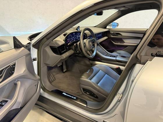 PORSCHE TAYCAN 4S CROSS TURISMO ELÉTRICO — foto 7